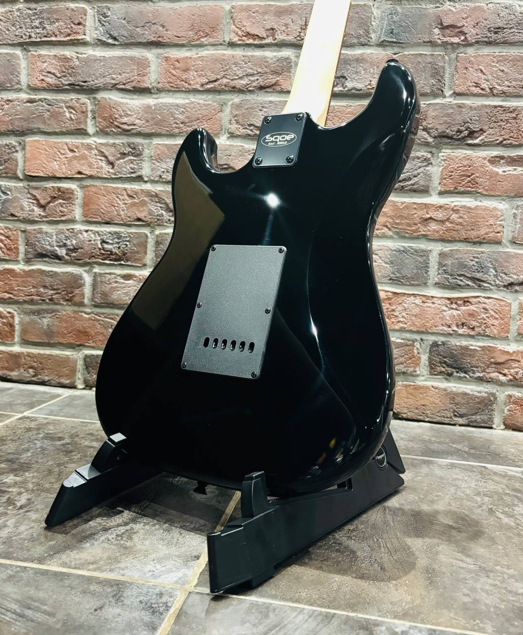 Электрогитара Sqoe Black Stratocaster HSS - изображение 2