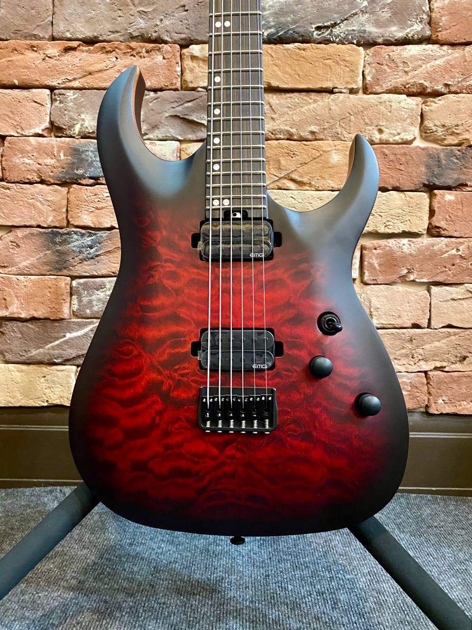 Электрогитара Harley Benton Amarok-6 BKRD Quilted Burst (Индонезия)