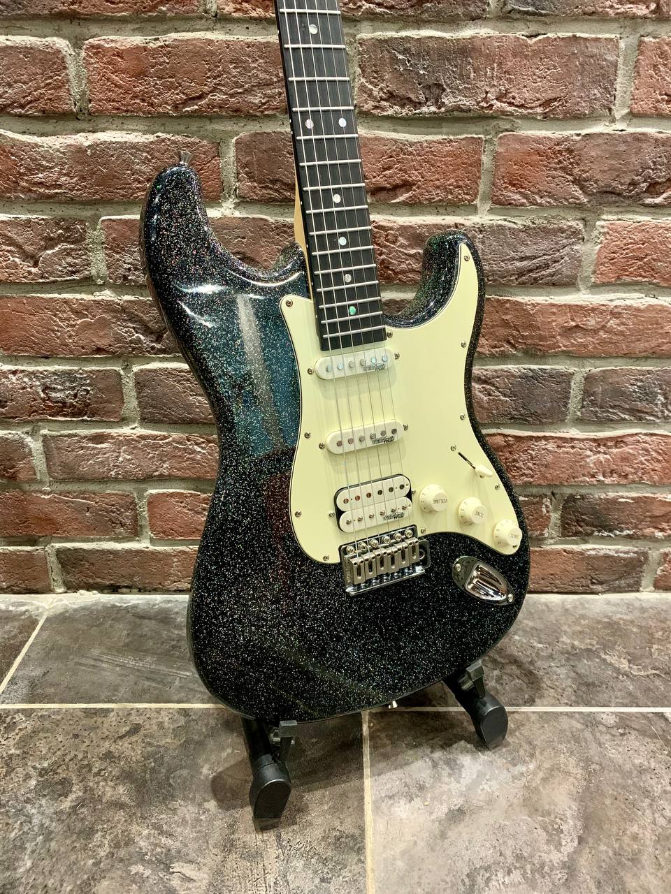 Электрогитара Shinobi Stratocaster HSS + Комбик 40 ват (комплект) - изображение 3