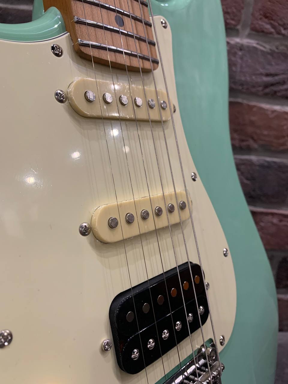 Леворукая Электрогитара Jet Vintage Sky HSS - изображение 3