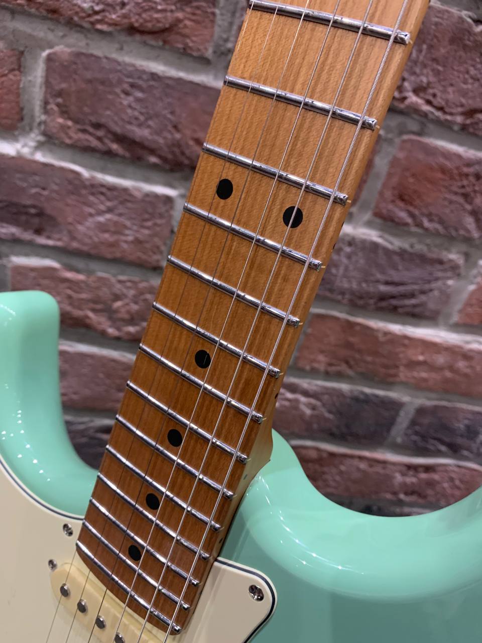 Леворукая Электрогитара Jet Vintage Sky HSS - изображение 5