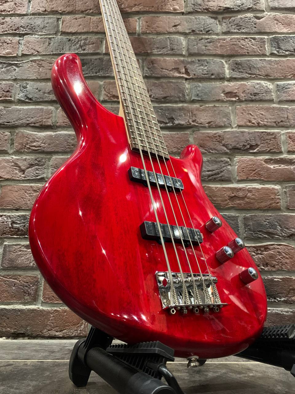 Бас Гитара Cort Action-Bass-V-Plus (Активы)