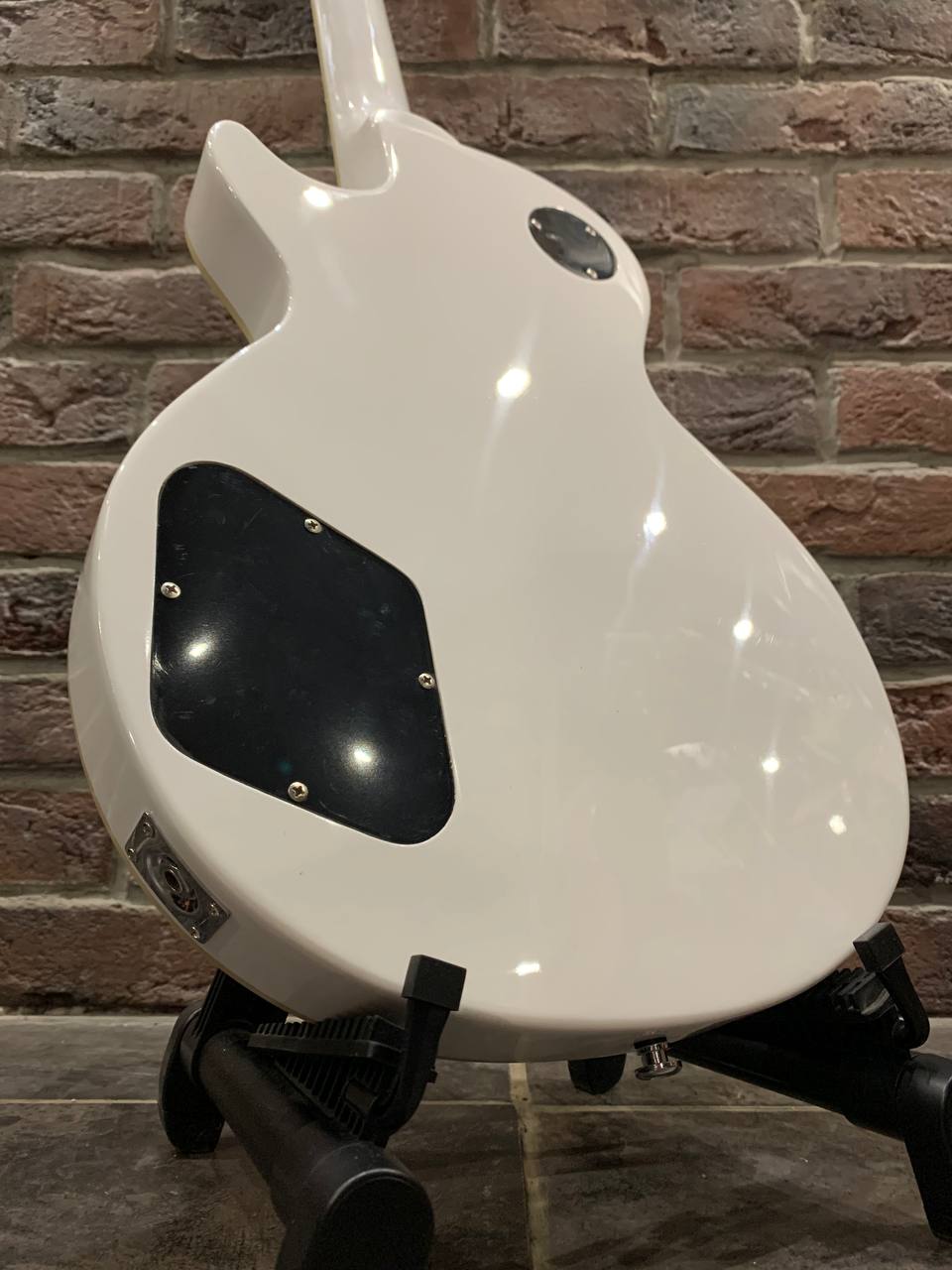 Электрогитара Les Paul BT White - изображение 2