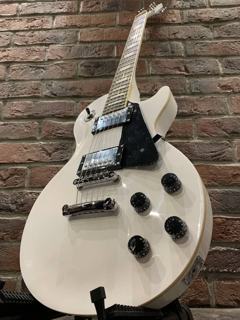 Электрогитара Les Paul BT White - изображение 9
