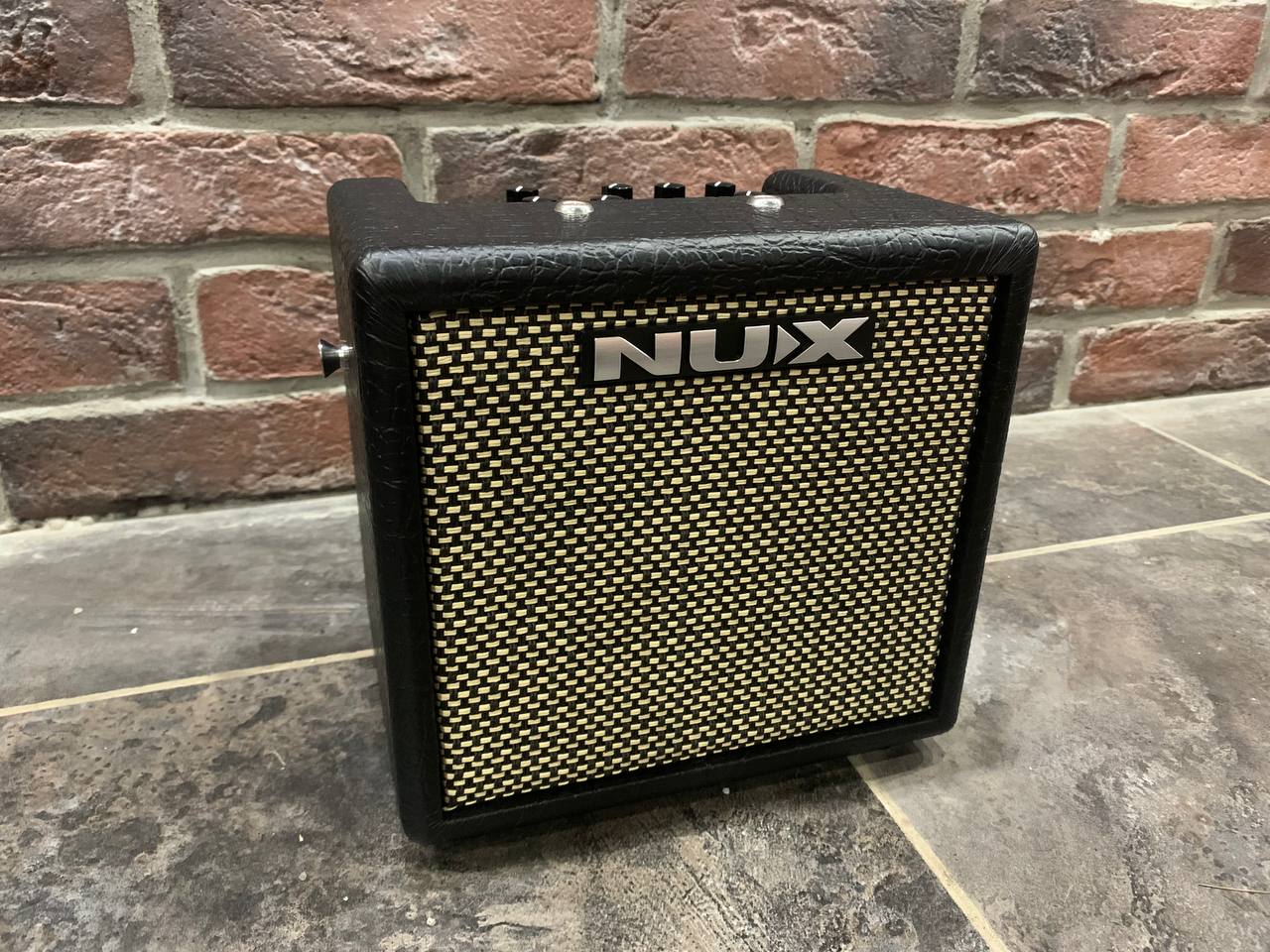 Портативный Цифровой Комбик NUX Mark 2 (Guitar & Mic) - изображение 5