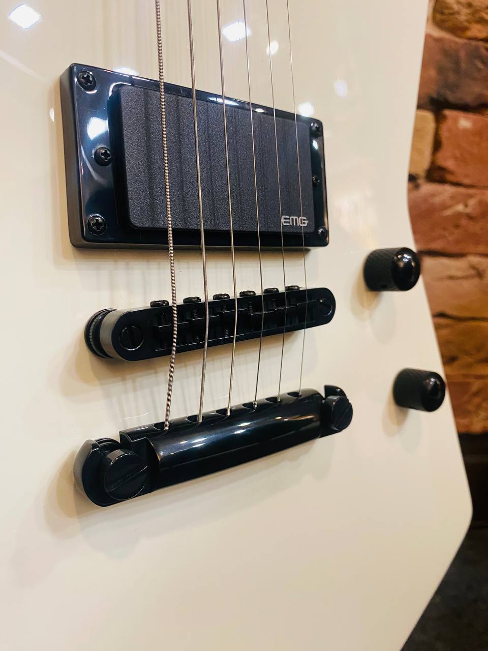 Электрогитара Harley Benton Explorer Modern EMG (Индонезия) - изображение 4