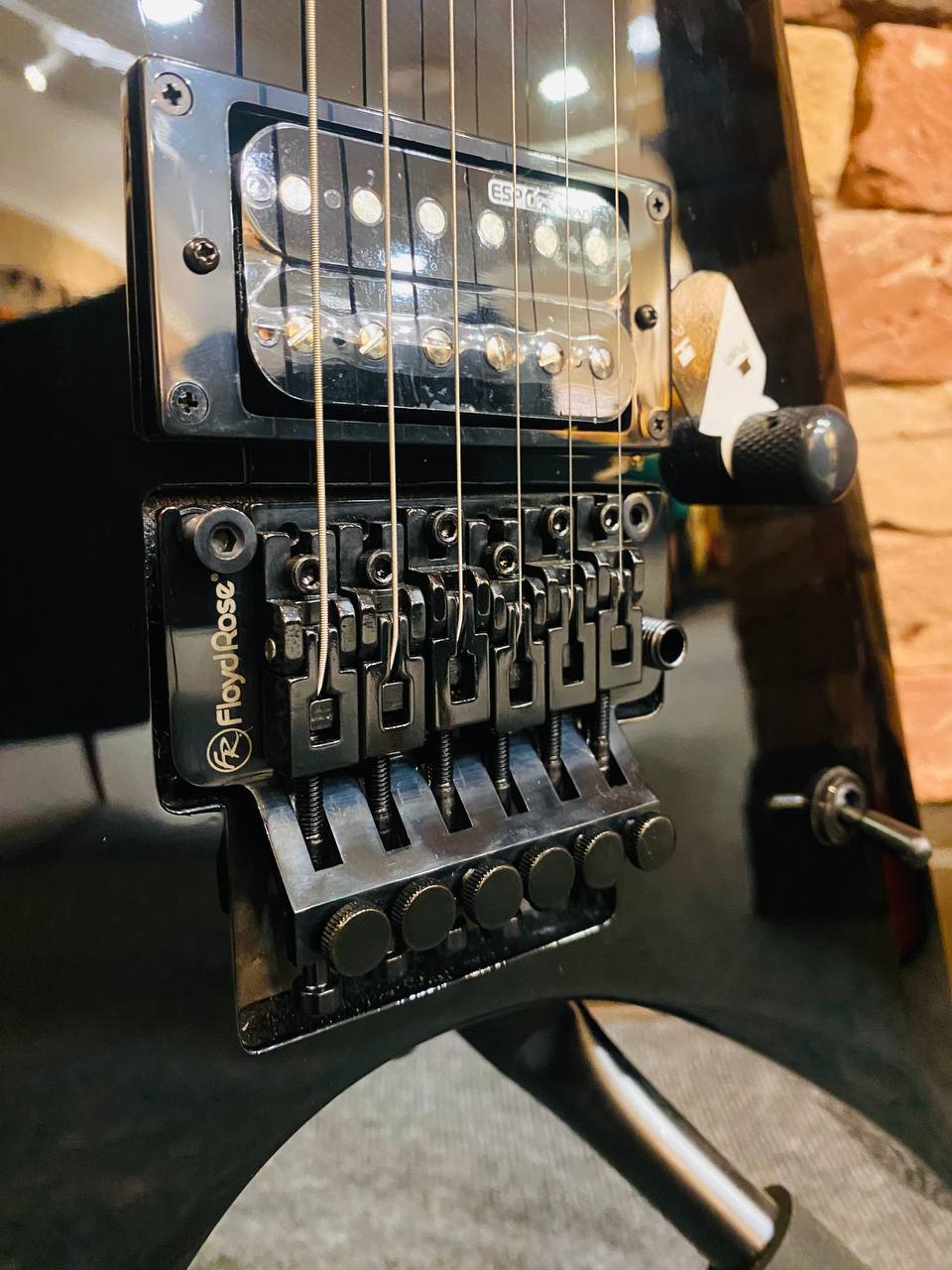 Электрогитара ESP LTD Arrow-200 Black (Индонезия) - изображение 4