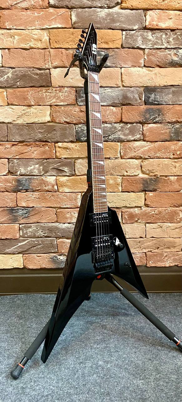 Электрогитара ESP LTD Arrow-200 Black (Индонезия) - изображение 9