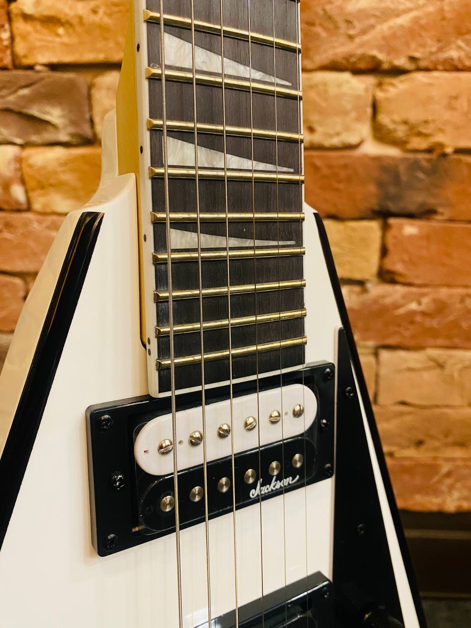 Электрогитара Jackson JS32T Rhoads AH WH - изображение 3