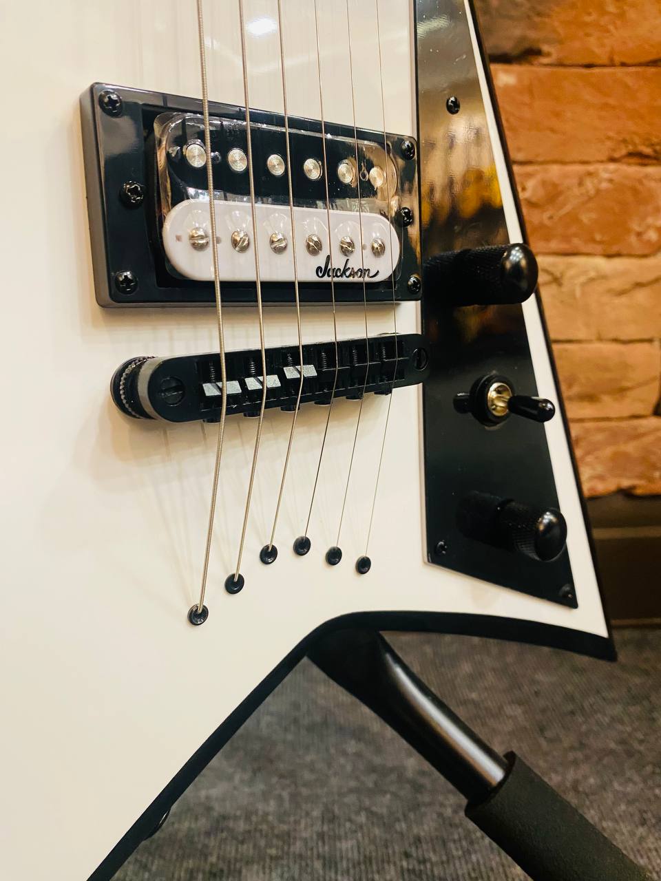 Электрогитара Jackson JS32T Rhoads AH WH - изображение 4