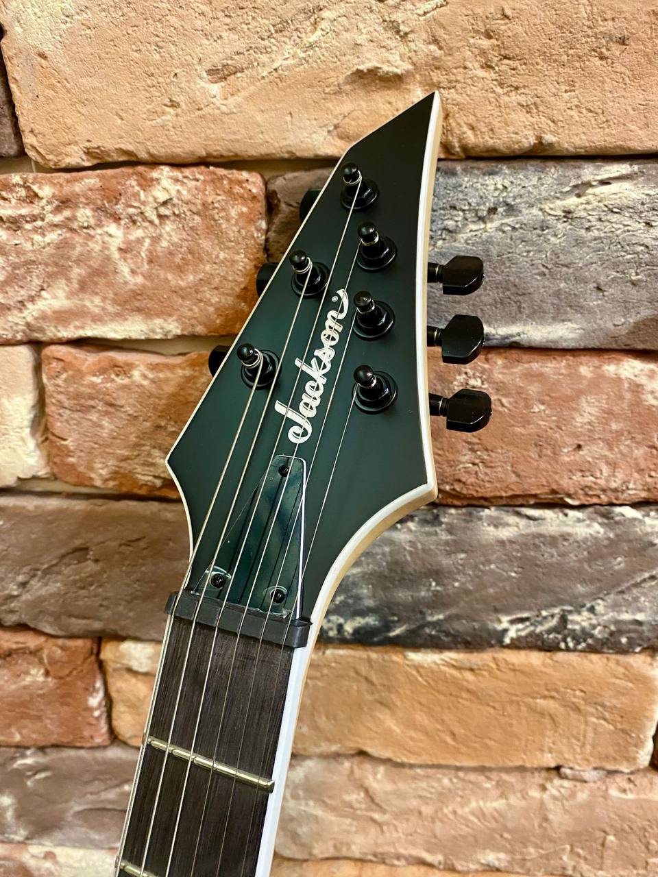 Электрогитара Jackson JS22 SC Satin Black - изображение 7