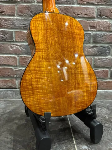 Укулеле Концерт из Массива Ели (янтарная)