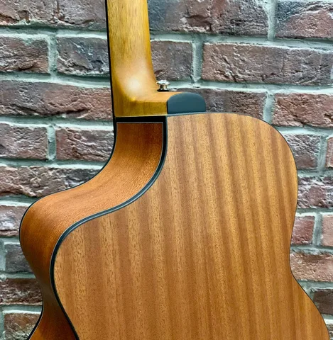 Транс-Акустическая Гитара из Красного Дерева Deviser Guitto