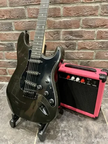 Электрогитара Stratocaster + Эффектный Комбик 15