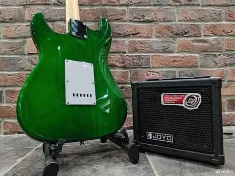 Электрогитара Stratocaster + Цифровой Комбик 15 ват (Много Эффектов)