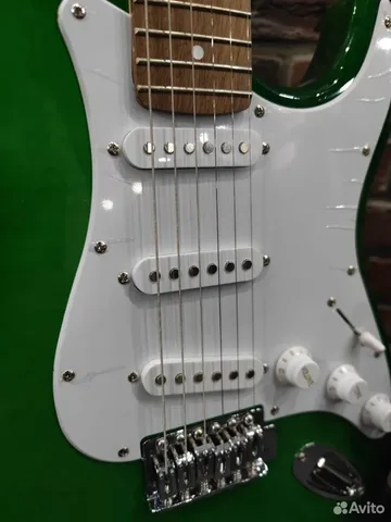 Электрогитара Stratocaster + Цифровой Комбик 15 ват (Много Эффектов)