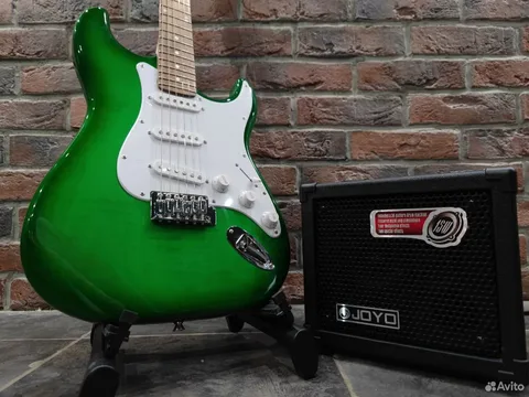 Электрогитара Stratocaster + Цифровой Комбик 15 ват (Много Эффектов)
