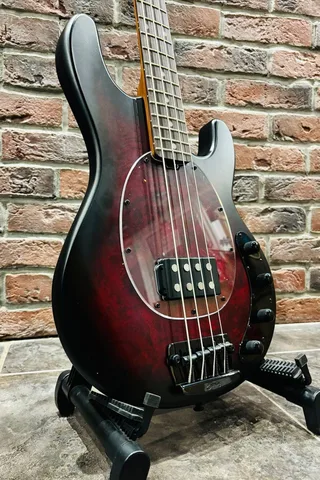 Бас Гитара Sterling Music Man + Басовый Комбик 15 ват (комплект)