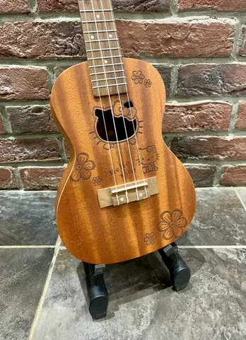 Укулеле Концерт из Красного Дерева Kitty