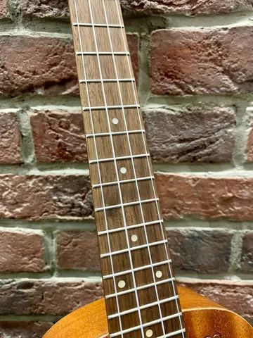 Укулеле Концерт из Красного Дерева Kitty