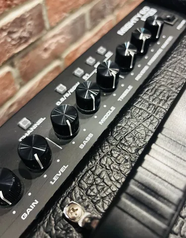 Мультимензурная Электрогитара Real Rock MS-6N+ Комбик NUX 60 ват