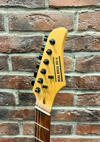Мультимензурная Электрогитара Real Rock MS-6N+ Комбик NUX 60 ват