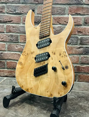 Мультимензурная Электрогитара Real Rock MS-6N+ Комбик NUX 60 ват