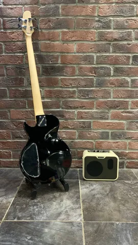 Бас Гитара Les Paul + Портативный Комбоусилитель (комплект)