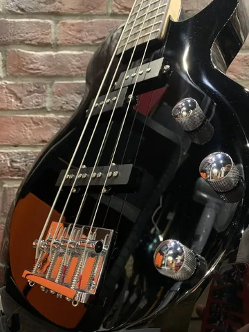 Бас Гитара Les Paul + Портативный Комбоусилитель (комплект)