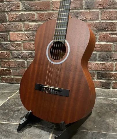 Классическая Гитара 4/4 из Красного Дерева