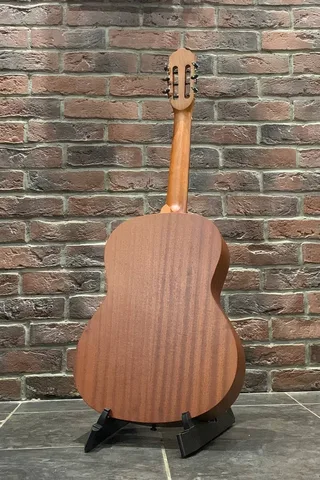 Классическая Гитара 4/4 из Красного Дерева