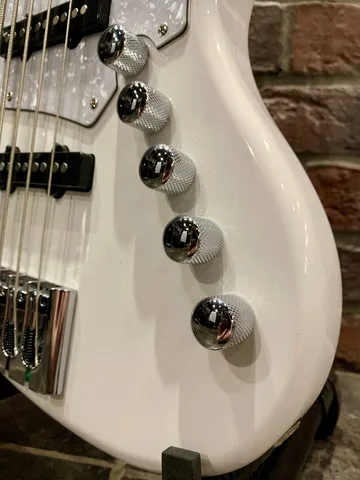Бас Гитара Cort NJS5-WHT + Басовый Комбоусилитель 15 ват (комплект)