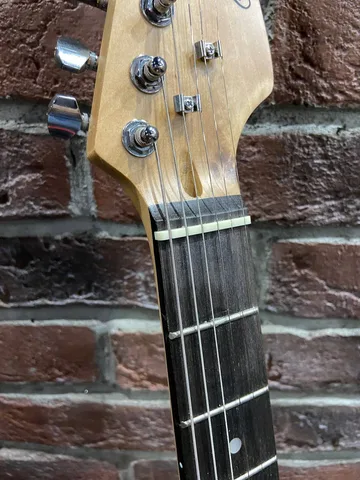 Электрогитара Stratocaster HSS-RD