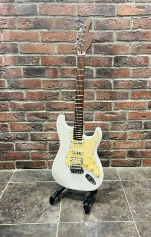 Электрогитара Shinobi HSS-WH (аналог Fender) (Корея)