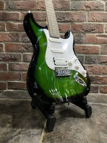 Электрогитара Stratocaster HSS GR