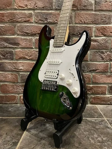 Электрогитара Stratocaster HSS GR