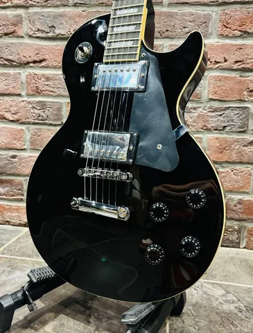 Электрогитара Les Paul BK Venom + Мощный Комбоусилитель 50 ват (комплект)