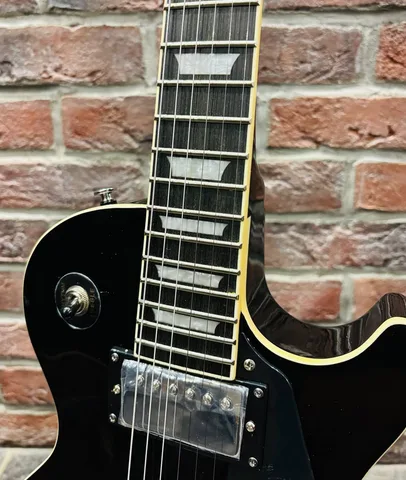 Электрогитара Les Paul BK Venom + Мощный Комбоусилитель 50 ват (комплект)