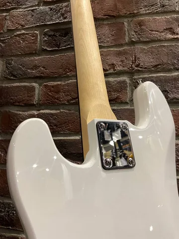 Бас Гитара Precision Bass + Портативный Басовый Комбик (Комплект)