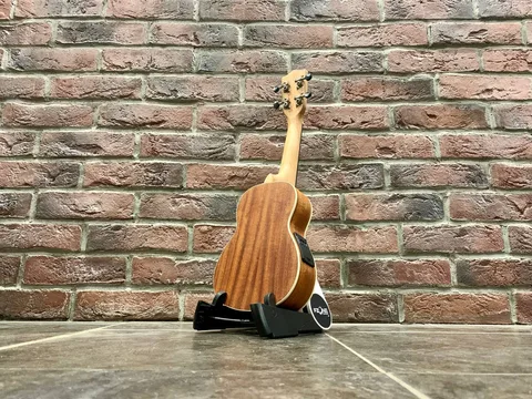 Укулеле Сопрано с Подключением EQ (красное дерево)