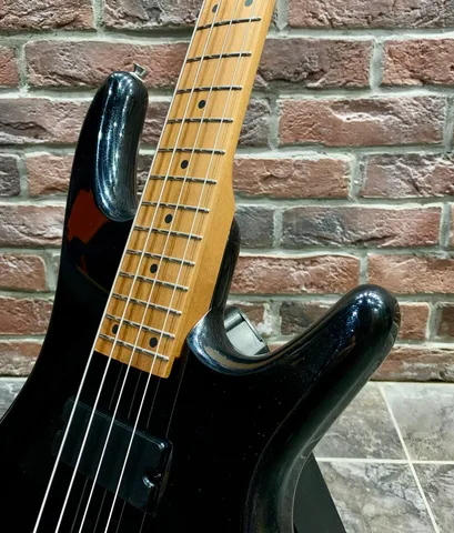 Бас Гитара BT-4 Black Metallic (Обожженный Клен)