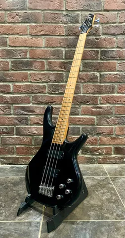 Бас Гитара BT-4 Black Metallic (Обожженный Клен)