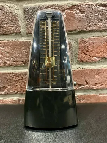 Метроном Механический