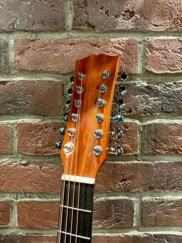 Электроакустическая Гитара EQ (12-ти струнная)