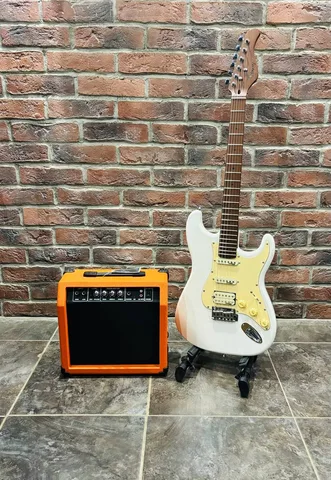 Электрогитара Shinobi Stratocaster HSS + Мощный Комбик (комплект)