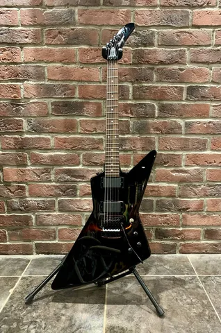 Электрогитара Explorer с Floyd Rose (активы)