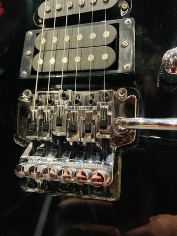 Электрогитара HHS с Floyd Rose