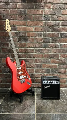 Электрогитара Stratocaster HSS + Комбик со встроенным Тюнером (комплект)