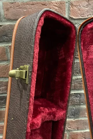 Жёсткий Кейс для Акустической Гитары Crocodile Vintage