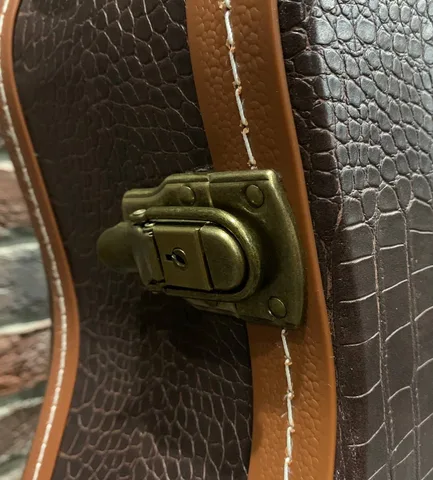 Жёсткий Кейс для Акустической Гитары Crocodile Vintage